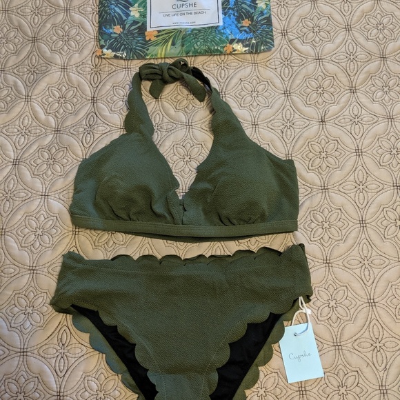 Cupshe Two Piece Bathing Suit - New with tags! - Picture 4 of 7
